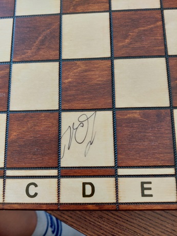 milyts autografas lentoje