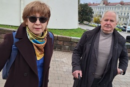 Prie katedros: Gra�ina su Stasiu
